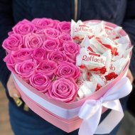 Коробка сердце «Розовые розы и Раффаэлло» Коробка сердце «Розовые розы и Раффаэлло»